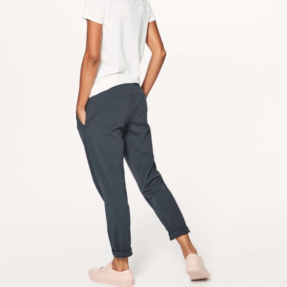 Lululemon On The Fly Pant 28” Melanite Athleisure Athletic - Picture 2 of 15